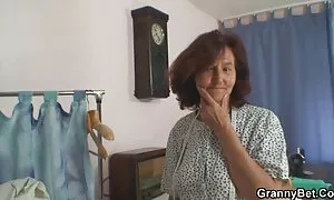 Tôi là trẻ và đẹp, và cũng tóc vàng, đam mê, và tôi yêu tổ chức bữa tối lãng mạn với một phần tiếp theo! Tôi gọi là bạn của tôi, chúng tôi đã cởi quần áo và tôi có bạn trai của tôi, tôi dỡ bỏ dương vật của mình cho một người bạn, cô ấy đã muốn làm trang sex moi nhat tình với ông, tôi không có quyền từ chối. Hãy để anh ta lựa chọn lỗ khi chúng tôi đang đối phó với ung thư.