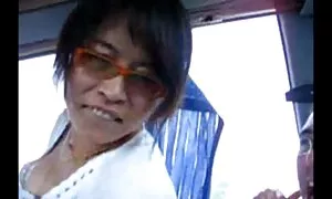 Trác táng trong số vàng thanh niên là phổ biến. Một người bạn cùng lớp quyết định chiên hai siêng năng cô gái sau khi hấp. Anh ấy quyến rũ họ với nam tính của mình và sau đó rắm họ cùng một lúc. Các cô gái trẻ chỉ rên rỉ và thở hổn hển, cảm giác các thành viên trong phim x moi nhat họ.