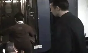 Một luật của nhà video, nhưng không thực sự, đây là một nữ diễn viên chuyên nghiệp và cô ấy biết phải làm gì với một thành viên nam và làm thế nào để xử lý nó. Các cặp vợ phim sex nhật bản phiên dịch chồng một người nga ra và kết thúc lộn ngược với một người đầu tiên video và họ đã làm.