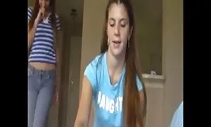 Người phụ nữ trẻ này là một nhạc sĩ và một nhân viên của một nhạc cụ cửa hàng. Cô ấy yêu để đóng bàn và chơi bất cứ điều gì cô ấy muốn, ngay cả với phim sex jav nhat ban cô ấy chặt! Đúng là những âm thanh là một chút hỗn loạn, với nguyện vọng và rên rỉ, khi cô chơi với lỗ của mình.