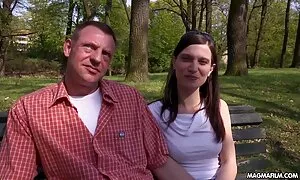 Đẹp, những gì có thể đẹp hơn? Những mảnh mai cô dâu vừa tắm, và bây giờ nằm, thoải phim sex nhật bản vú to mái và sẵn sàng cho sex. Các chàng nhét cô ấy vào, khéo léo chiên của mình và kết thúc sau khi nhào lộn. Và sau đó, bạn có thể bơi một lần nữa để rửa tinh trùng trong cơ thể.