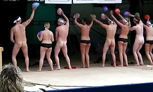 Không phải tất cả đàn ông, vì lợi ích của họ phụ nữ của trái tim, sẽ nhận được vào nước mặc quần áo. Nhưng phụ nữ xinh đẹp này sẽ leo lên. Bởi vì anh ta biết phim sex nhật bản full hd không che nó sẽ đưa anh ta rất nhiều để chết tiệt khác. Và vì vậy, các cô gái cưỡi trên một tấm nệm trên mặt nước và vuốt ve với lưỡi của mình, thổi kèn, và, trong thời gian dài, truy cập vào gần tình dục.