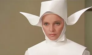 Mẹ trở về nhà sớm đi công việc bất ngờ cho con trai của mình đã quyết định tìm kiếm trong phòng ngủ, mà cô đã bắt đầu có làm tình với bạn gái mới. Mẹ đã không ngạc nhiên và quyết định tham sex nhật bản vú to gia nhóm thanh niên.