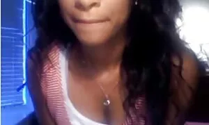 Có đến để phỏng vấn một bộ phim khiêu dâm, hai cô dâu (trắng và đen) phải chỉ cho các lớp học. Các nhà điều hành muốn kiểm tra kỹ năng của mình trong thực tế, cung cấp, cởi quần áo và thổi kèn cho hắn. Các chàng mất tất cả điều phim sex nhat ban khong che hd này đi từ những người đầu tiên, cho phép những thiếu niên da đen như kẹo.