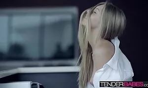 Không có gì tốt phim xx moi nhat hơn, thực hiện các thủ tục nước cùng với người đàn ông yêu bạn. Vì vậy, các cô gái sẽ được hạnh phúc để kết hợp công việc với niềm vui theo cách này. Cặp đôi đều có tình dục trong phòng tắm, nhưng họ có thể có ngớ ngẩn ngồi ở cả đêm qua TV, xem cái gì thú vị cho đến muộn.