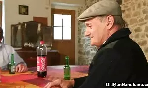 Các cô gái là một chút lo lắng, bởi vì hôm nay, lần đầu tiên cô ấy đã gây ra cho phim sex nhật bản full không che các camera ở phía trước của một người hoàn toàn xa lạ. Nhưng một vài phút sau thu hút bởi những quá trình, cô tiếng rên rỉ của thủ dâm, và không nhớ thậm chí ngồi trên sự điều hành của chim. Ngoài ra, trong đôi mắt của mình, bạn có thể thấy người đàn ông đó là quá vui mừng của ông vẻ đẹp không thể tả và grace.