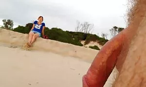 Không muốn nấu một người bạn để ăn, các cô gái tóc vàng bắt đầu nói bóng gió tình dục. Người đàn ông lông đã rất hài lòng với điều này cung cấp, cởi đồ các cô gái và bắt đầu có cô trên phim sex gai nhat xinh dep bàn bếp. Người phụ nữ trẻ tru lên với niềm vui và trong một cuộc tấn công của niềm đam mê thay đổi cô gái.