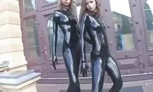 Các cô gái tóc vàng là trần truồng chỉ cho riêng mình phim sex nhật nổi tiếng niềm vui. Cô ấy là vú của thiên nhiên và masturbatory trong thực tế. Các cô bé thích chơi với ngón tay, quằn quại từ này cảm giác dễ chịu trên ghế dài. Cô không thực sự chuyện với âm đạo của cô.