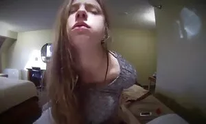 Một yếu đuối trẻ người phụ nữ gọi một người bạn đến thăm cô trong một thời gian tốt. Đầu tiên họ uống rượu vang đỏ và bắt đầu cư xử một cách link sex nhat ban thoải mái. Như là một kết quả, đam mê tình dục bật ra, mà kết thúc với một kem. Tinh trùng từ âm chảy vào ly, bạn thấy đấy, sau đó bà sẽ chỉ uống tinh trùng.